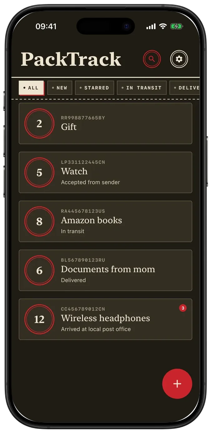 PackTrack na iOS: seznam zásilek s vyhledáváním, filtry a počtem dní na cestě. Rozhraní v angličtině. Styl: Poštovní. Motiv: Tmavý.